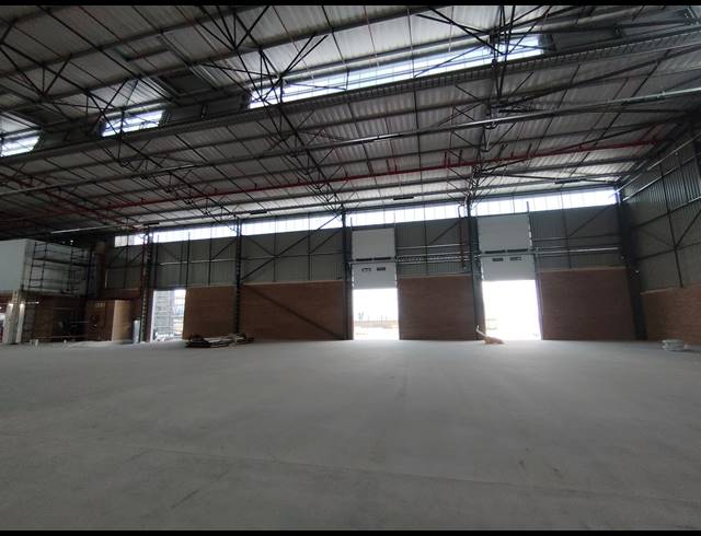 2,208M² WAREHOUSE TO LET IN AIRPORT PARK